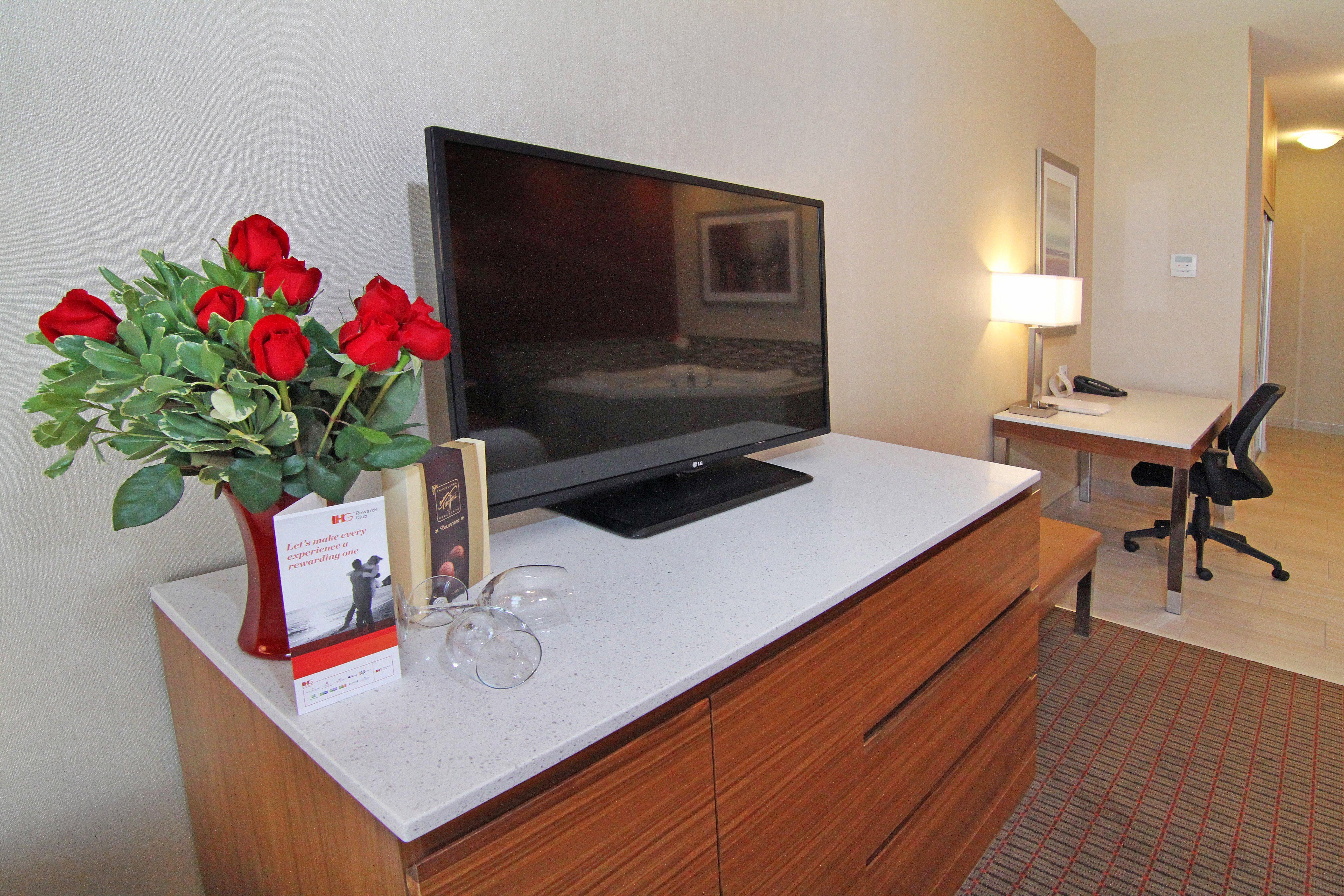 Holiday Inn Express And Suites Calgary University By Ihg Eksteriør billede