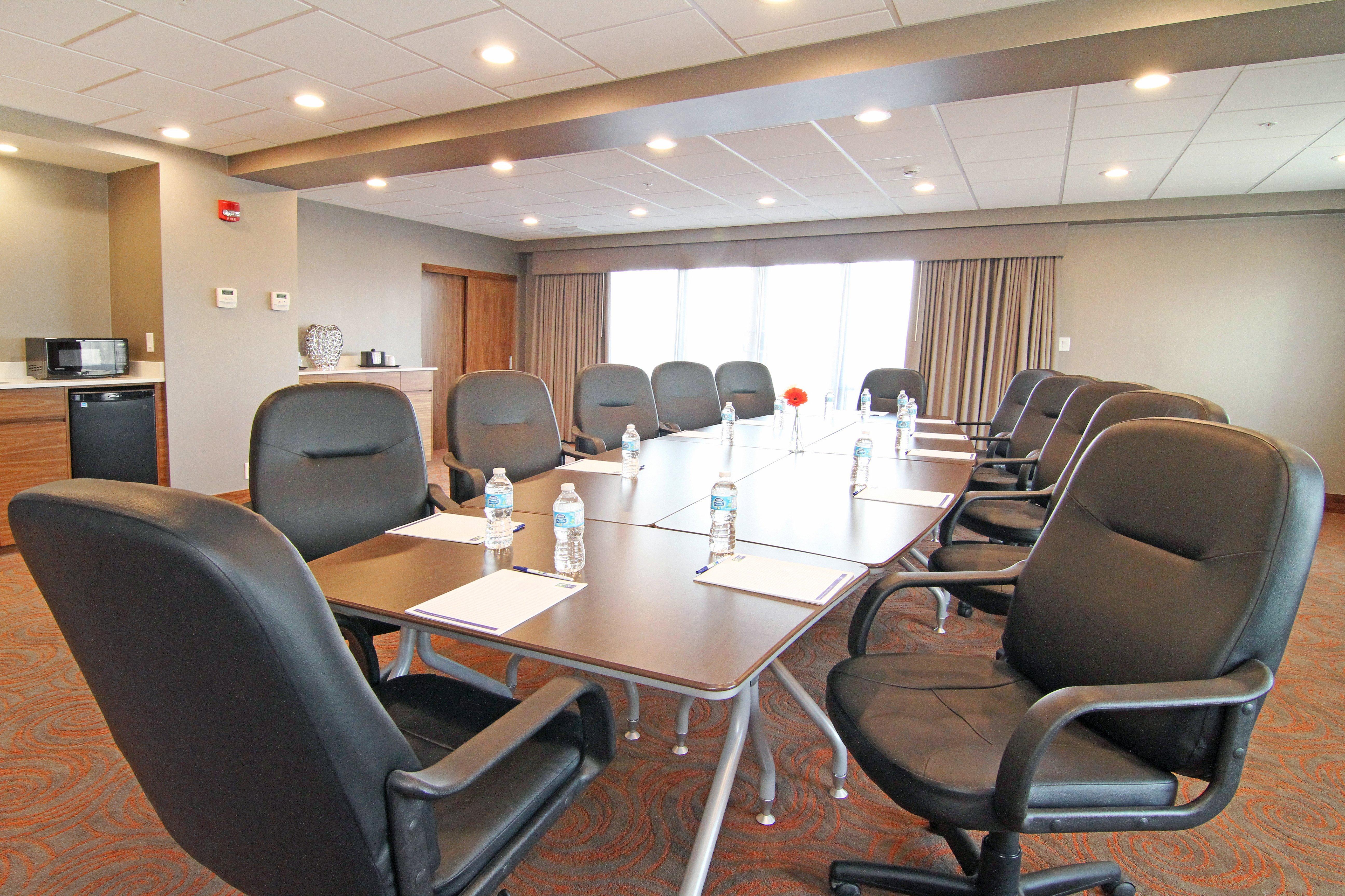 Holiday Inn Express And Suites Calgary University By Ihg Eksteriør billede
