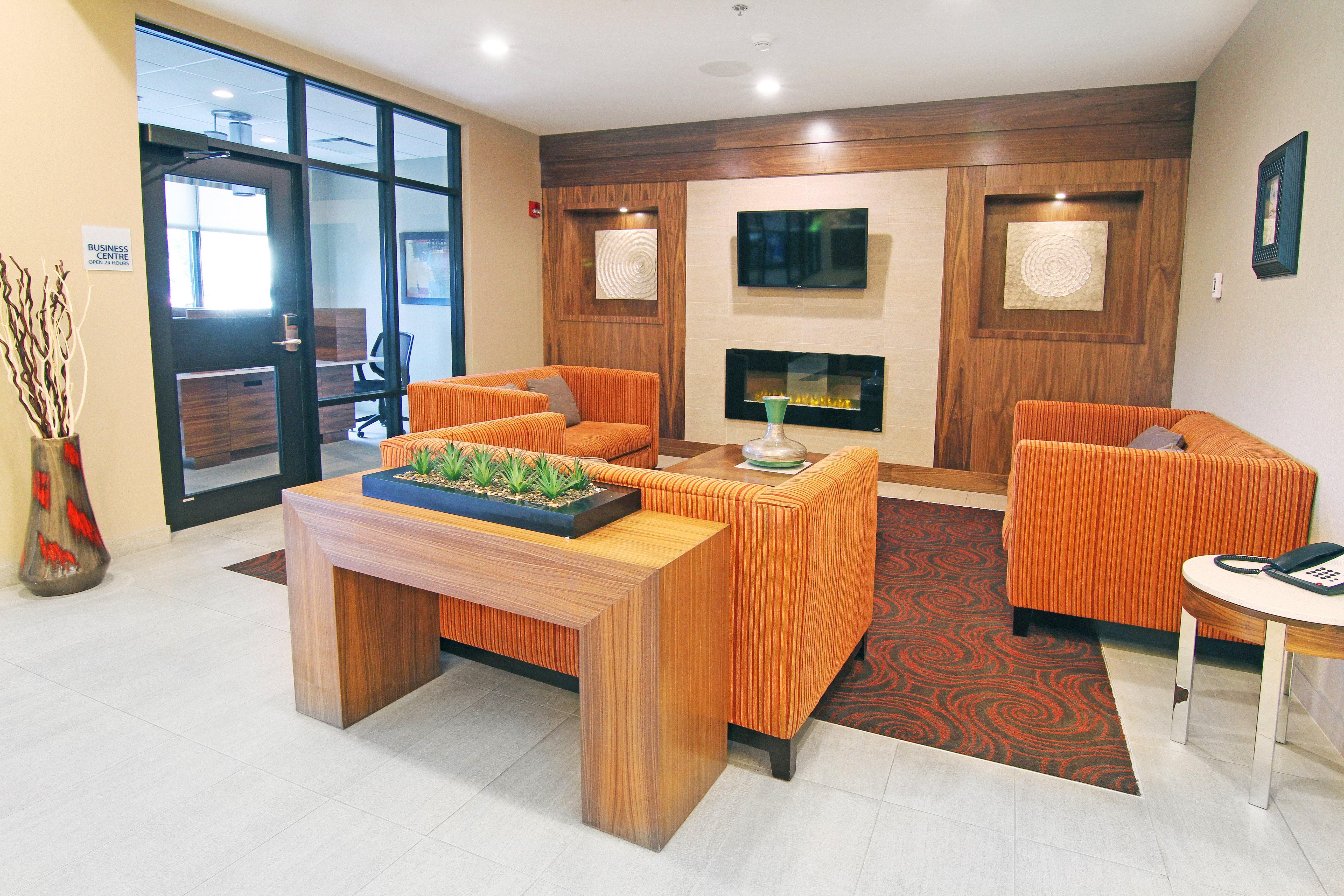 Holiday Inn Express And Suites Calgary University By Ihg Eksteriør billede