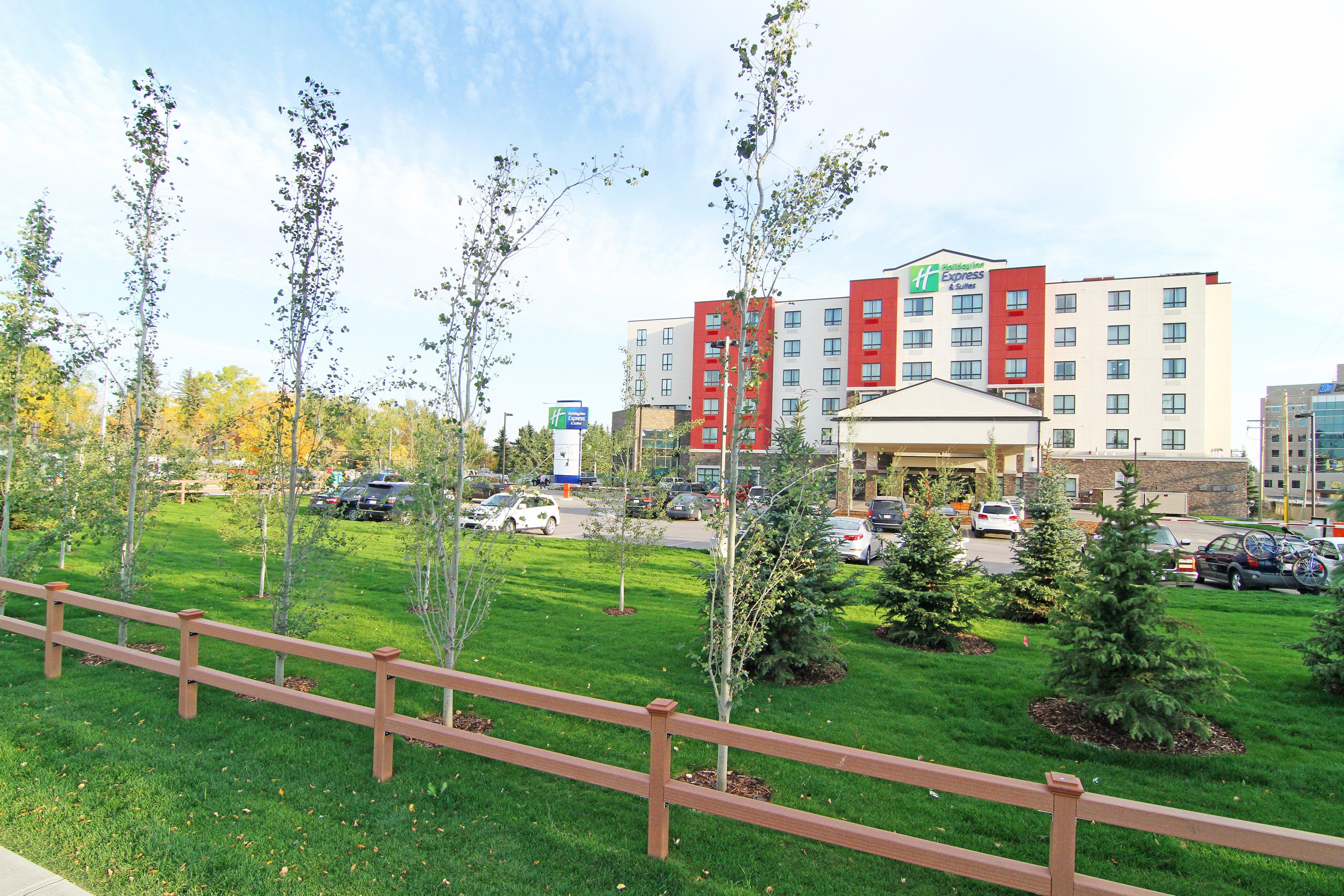 Holiday Inn Express And Suites Calgary University By Ihg Eksteriør billede